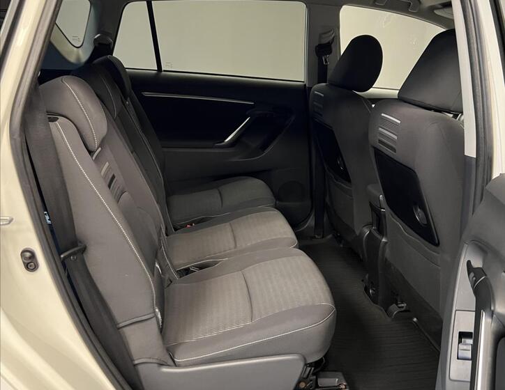 Toyota Verso 11