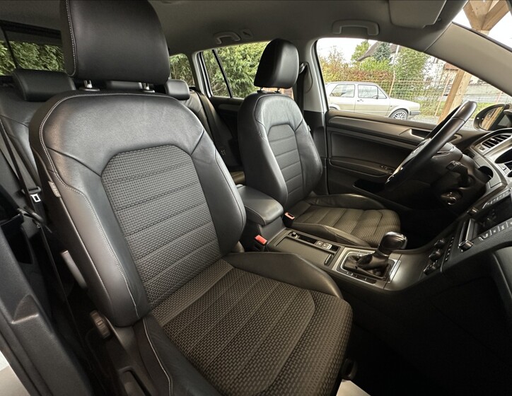 Volkswagen Golf 9