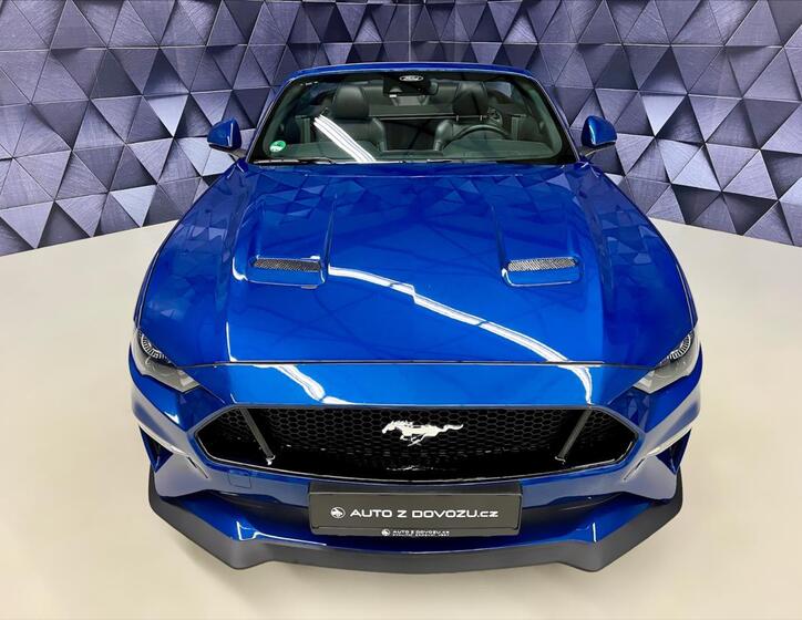 Ford Mustang 4