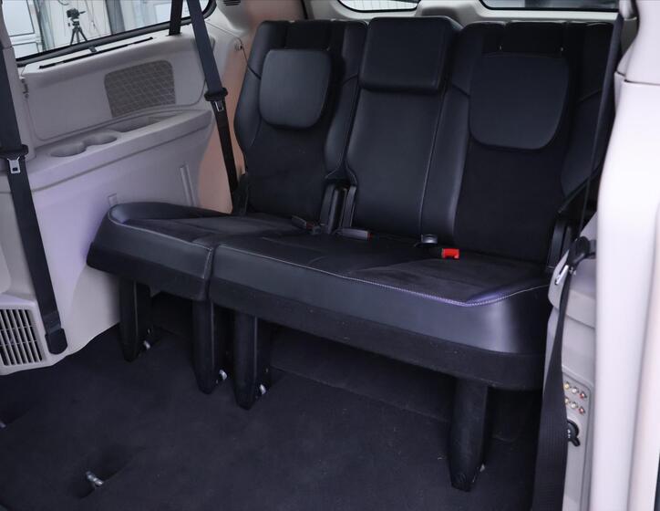 Lancia Voyager 17