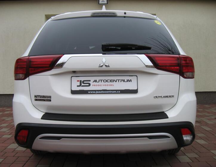 Mitsubishi Outlander 9