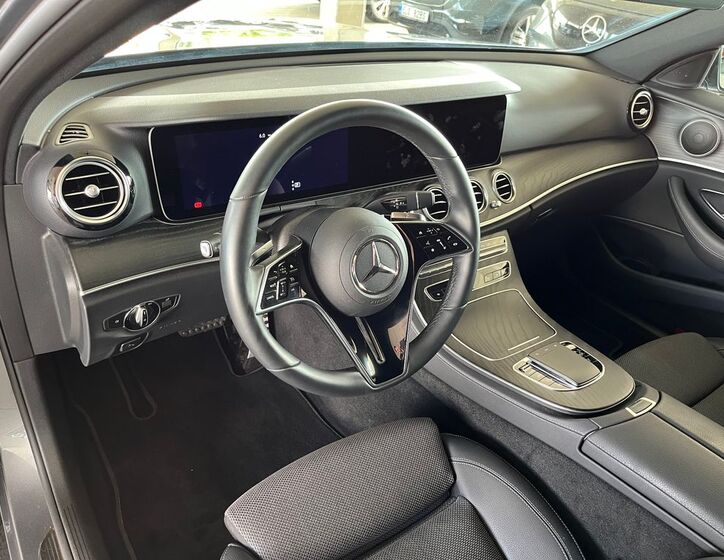 Mercedes-Benz Třídy E 12
