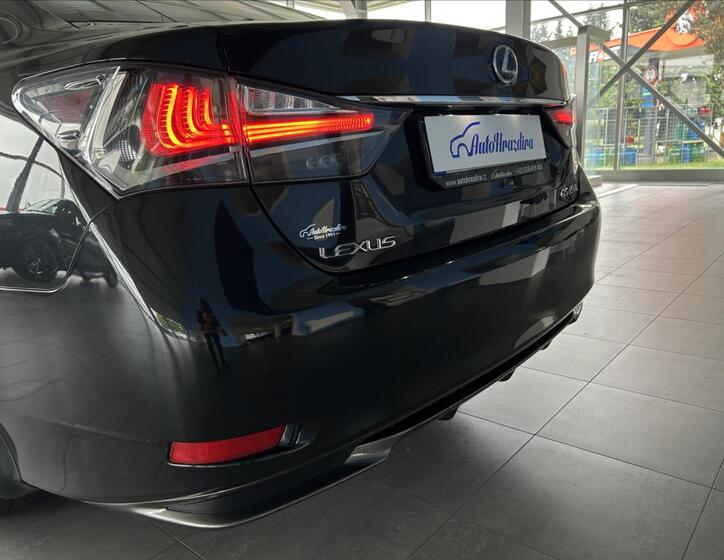 Lexus GS 450h 43
