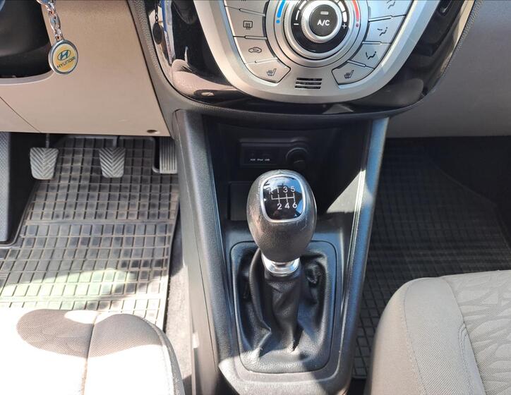 Hyundai ix20 13
