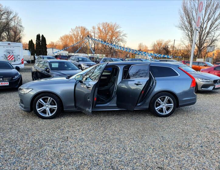 Volvo V90 17