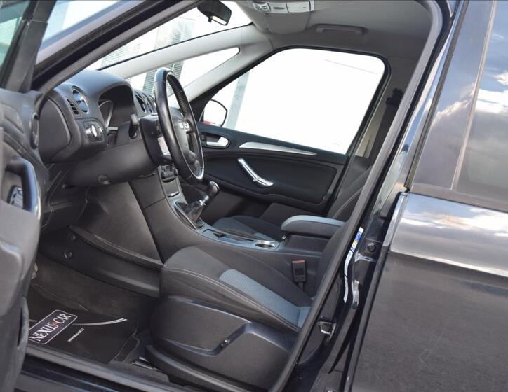 Ford Galaxy 15