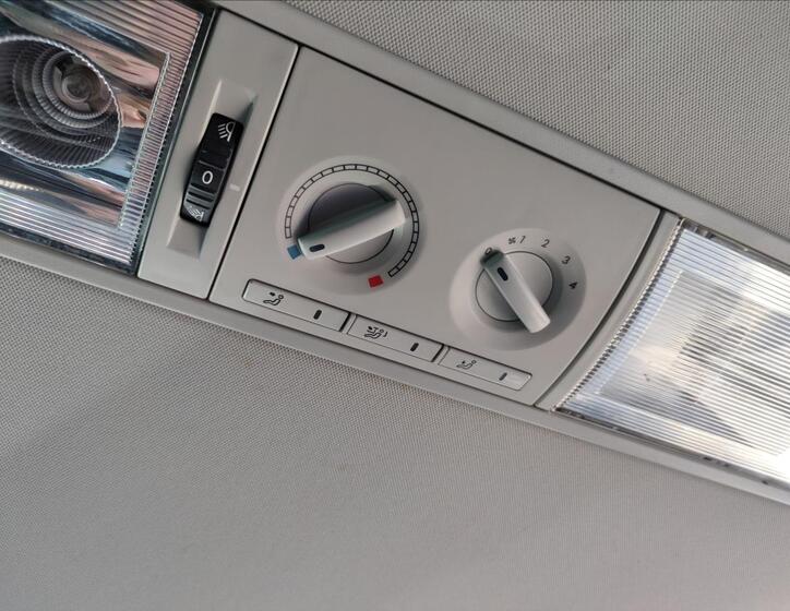 Volkswagen Caravelle 19