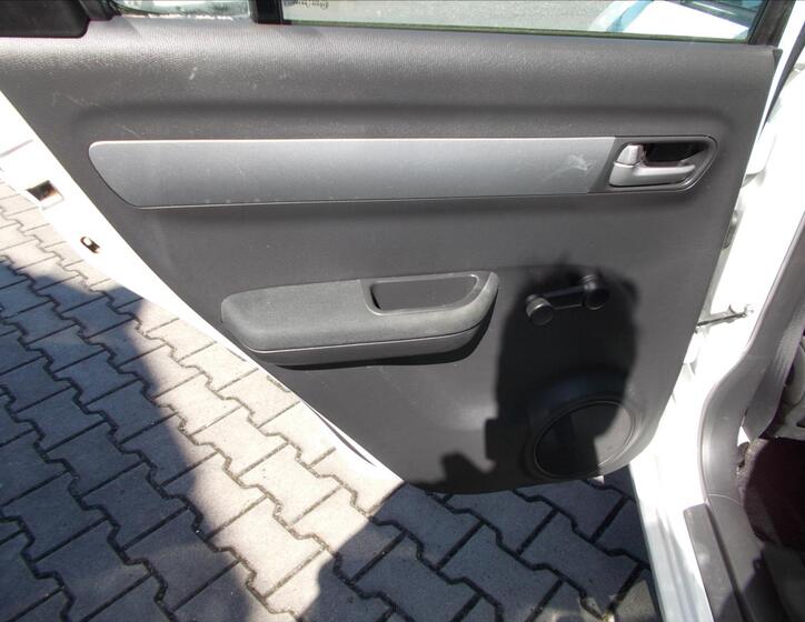 Suzuki Swift 17