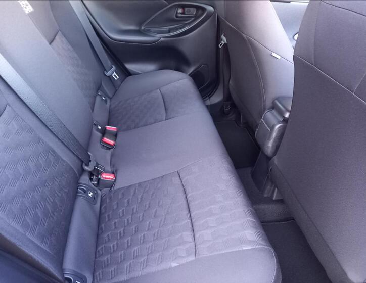 Toyota Yaris 9