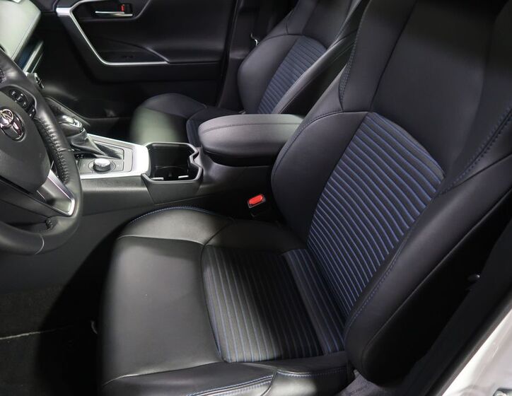 Toyota RAV4 9