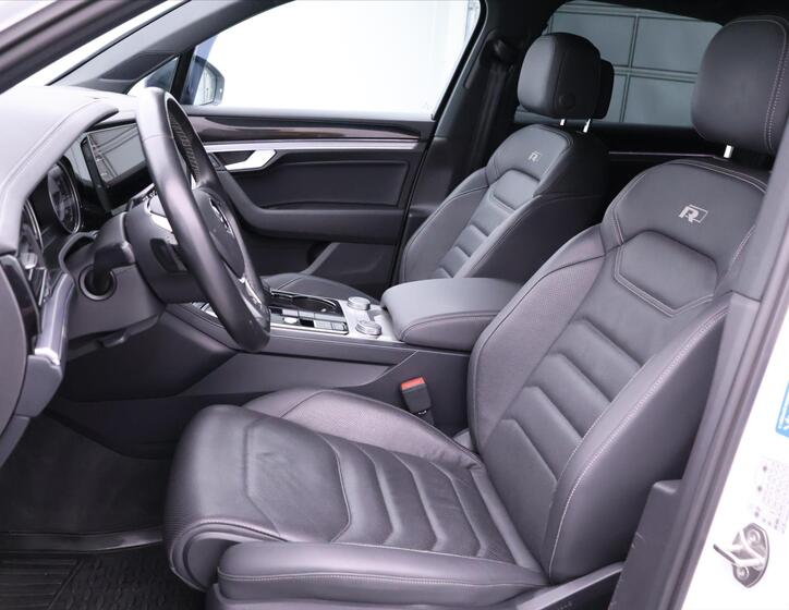 Volkswagen Touareg 14