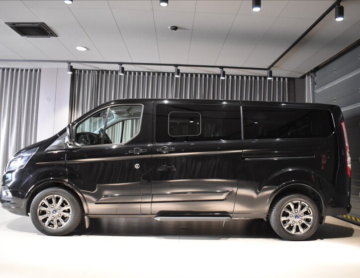 Ford Tourneo Custom 2