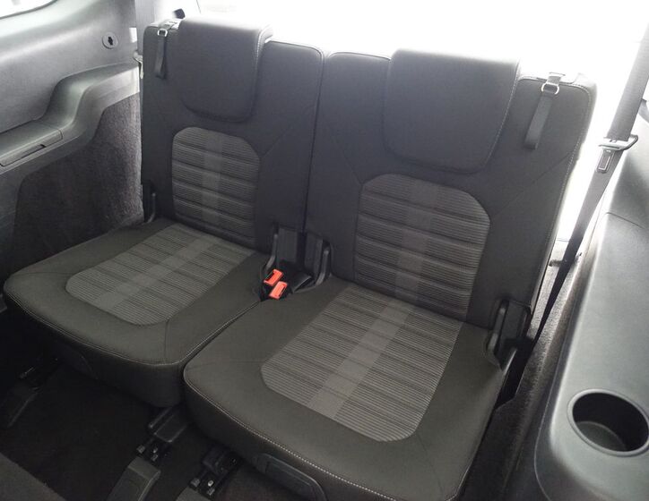 Ford Galaxy 26