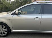 Toyota Avensis 12