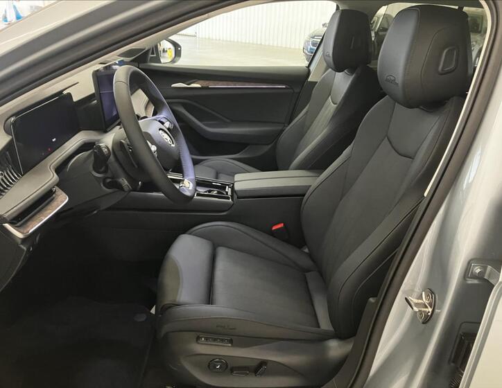 Škoda Superb 9