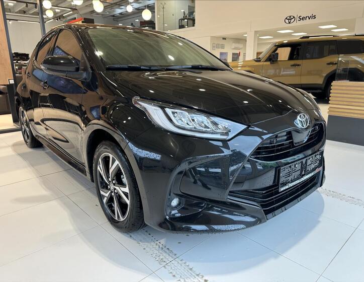 Toyota Yaris 1