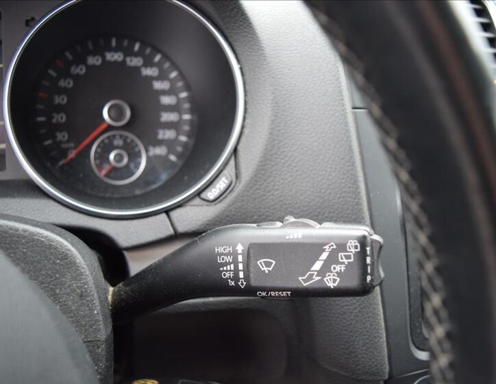Volkswagen Golf 32