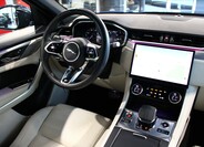 Jaguar F-Pace 16