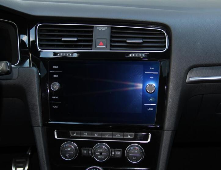 Volkswagen Golf 25