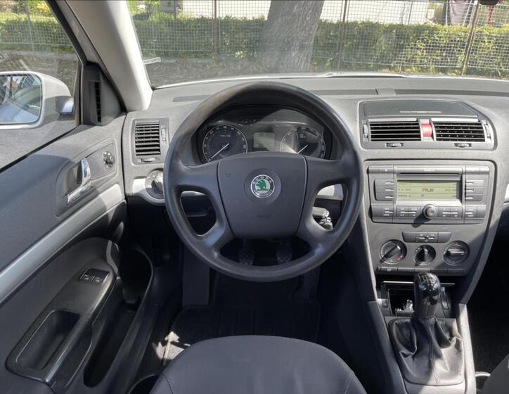 Škoda Octavia 16