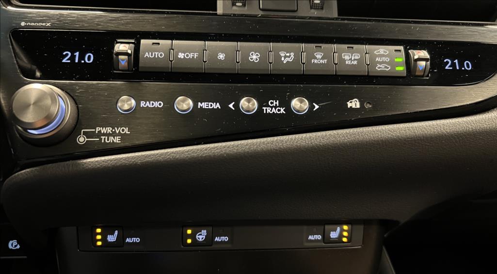 Lexus ES 300h