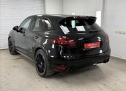 Porsche Cayenne 4