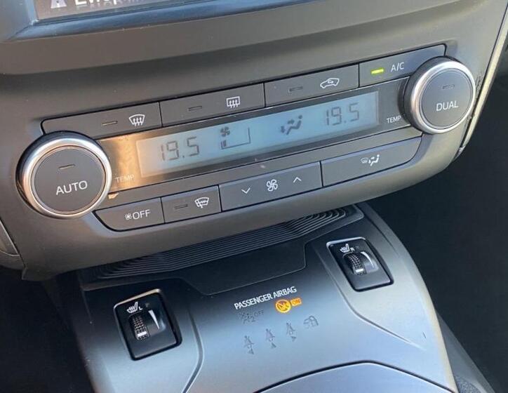 Toyota Avensis 26