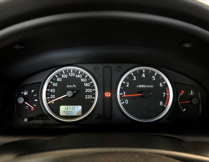 Nissan Almera 20
