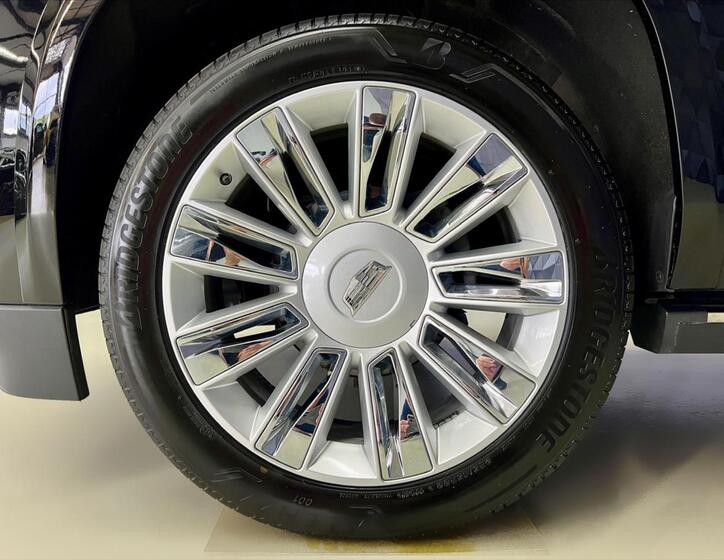Cadillac Escalade 9