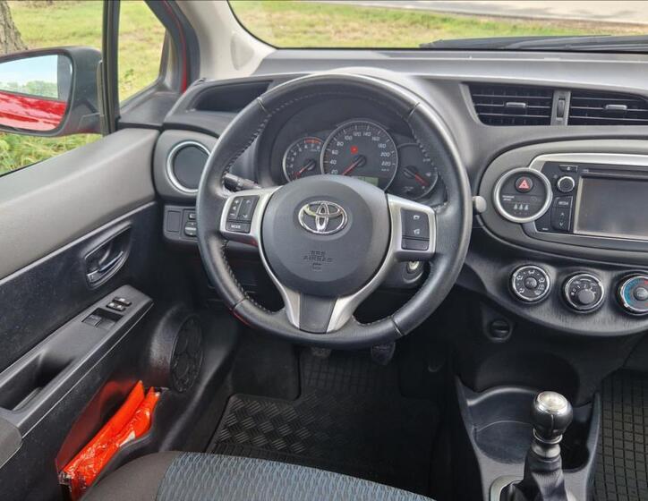 Toyota Yaris 23