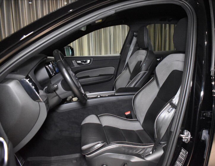 Volvo XC60 8