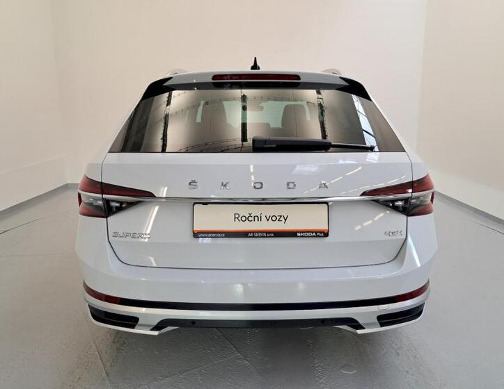 Škoda Superb 9