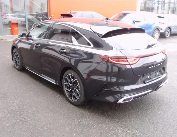 KIA ProCeed 4