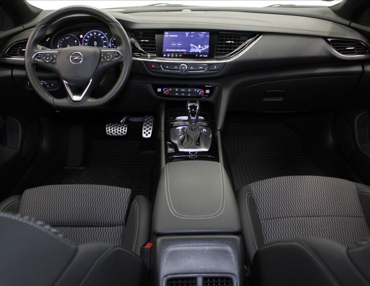 Opel Insignia 8