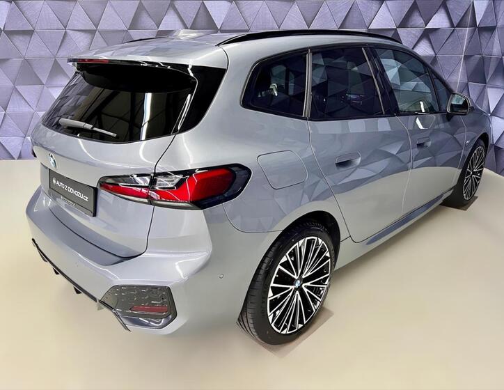 BMW Řada 2 7