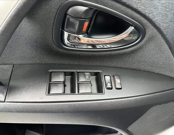 Toyota Avensis 18