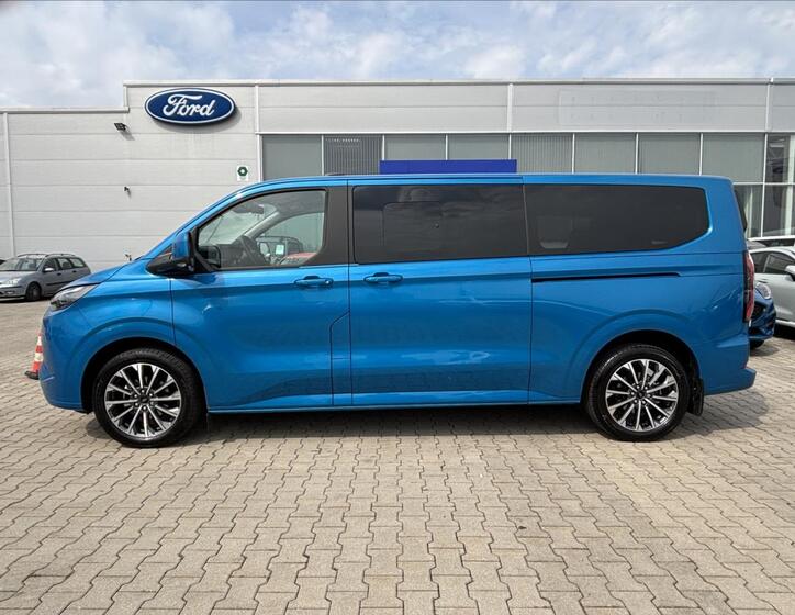 Ford Tourneo Custom 2