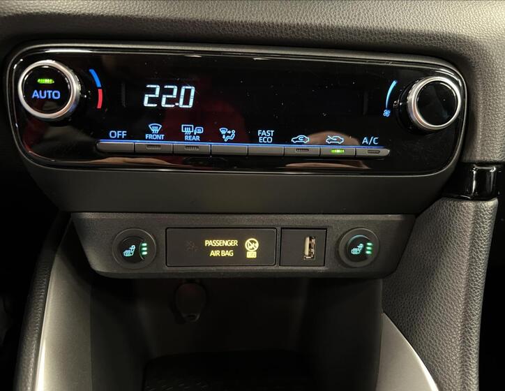 Toyota Yaris 6