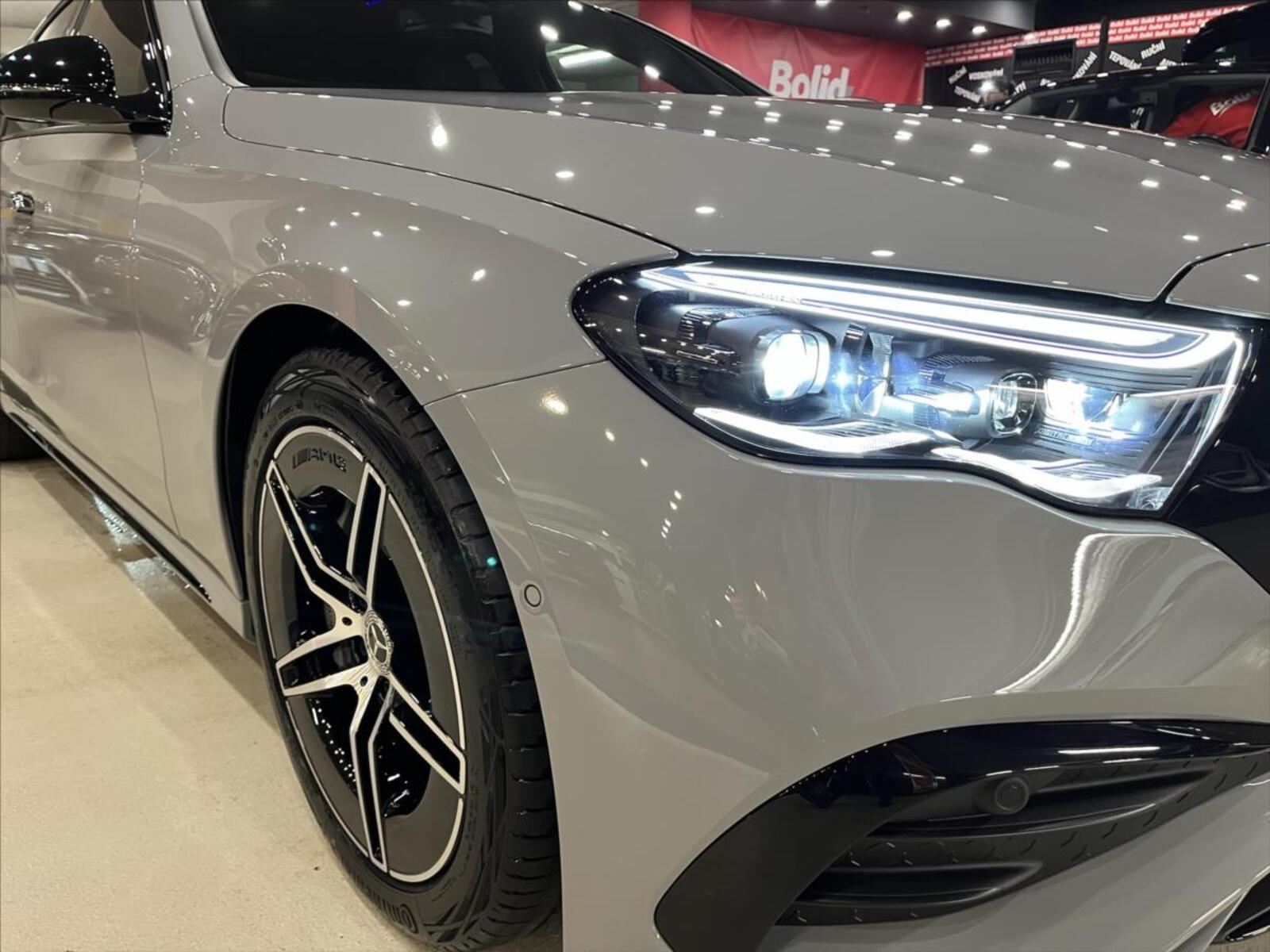 Mercedes-Benz Třídy E 9