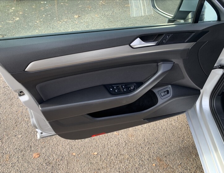 Volkswagen Passat 10