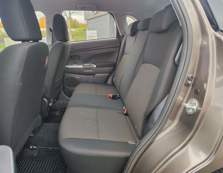 Mitsubishi ASX 10