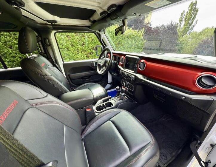 Jeep Wrangler 4