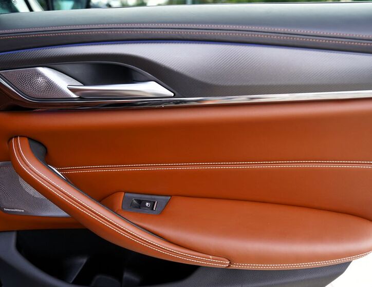 BMW M5 22
