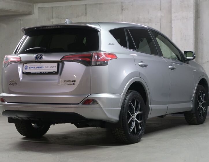 Toyota RAV4 5