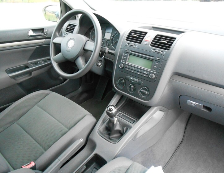 Volkswagen Golf 11