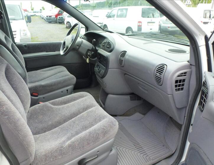 Dodge Grand Caravan 23