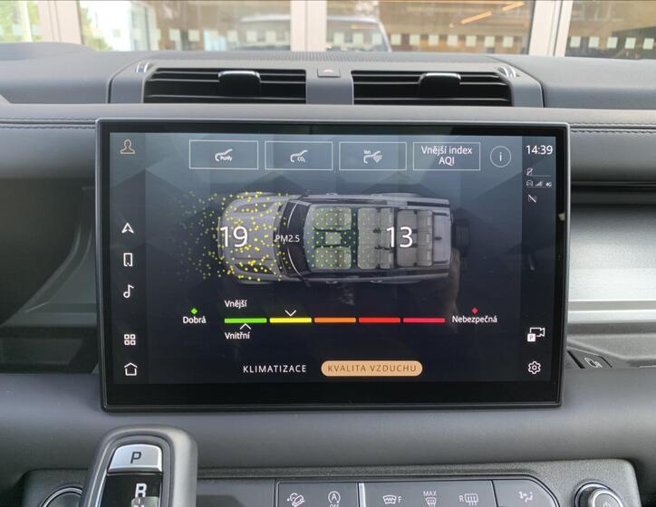 Land Rover Defender 45