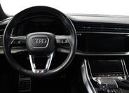 Audi Q8 29