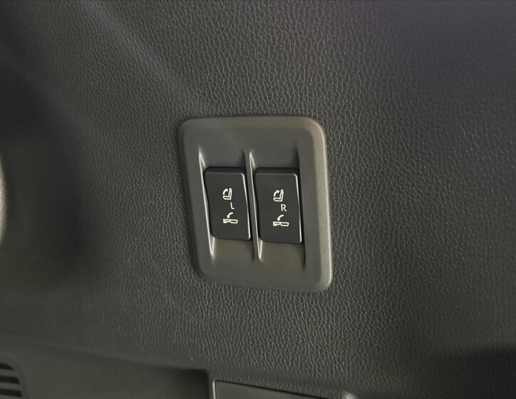 Toyota Land Cruiser 9