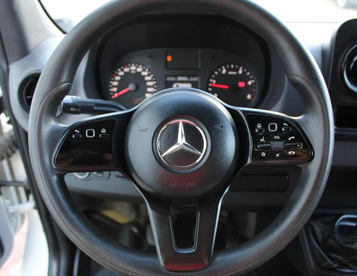 Mercedes-Benz Sprinter 13